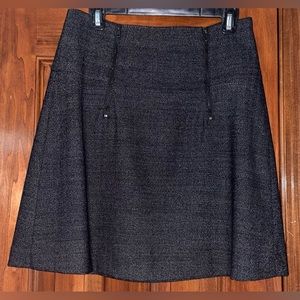 ANN TAYLOR Women’s Skirt. Dark Grey Color. Size 6.